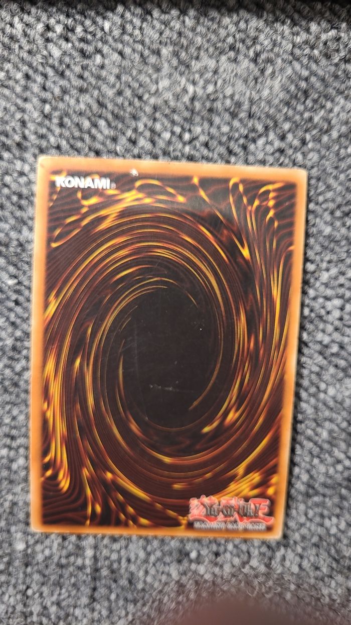 Carte Yu gi oh  - Dragon sombre métallique aux yeux rouges holo - photo numéro 2