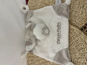 Doudou plat lapin blanc beige VACO