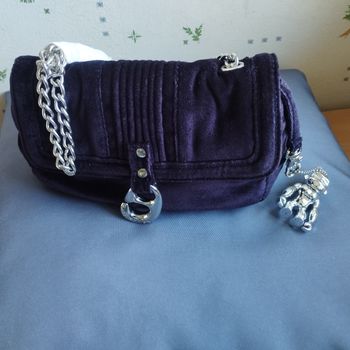 Sac pochon bandoulière et son porte clé Neuf Kipling