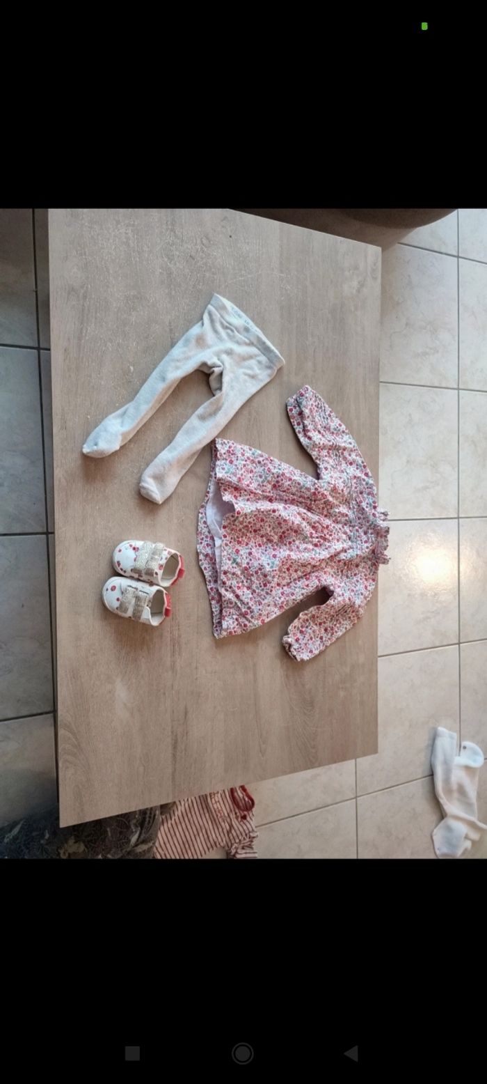 Robe fleurie tape à l'oeil 6 mois