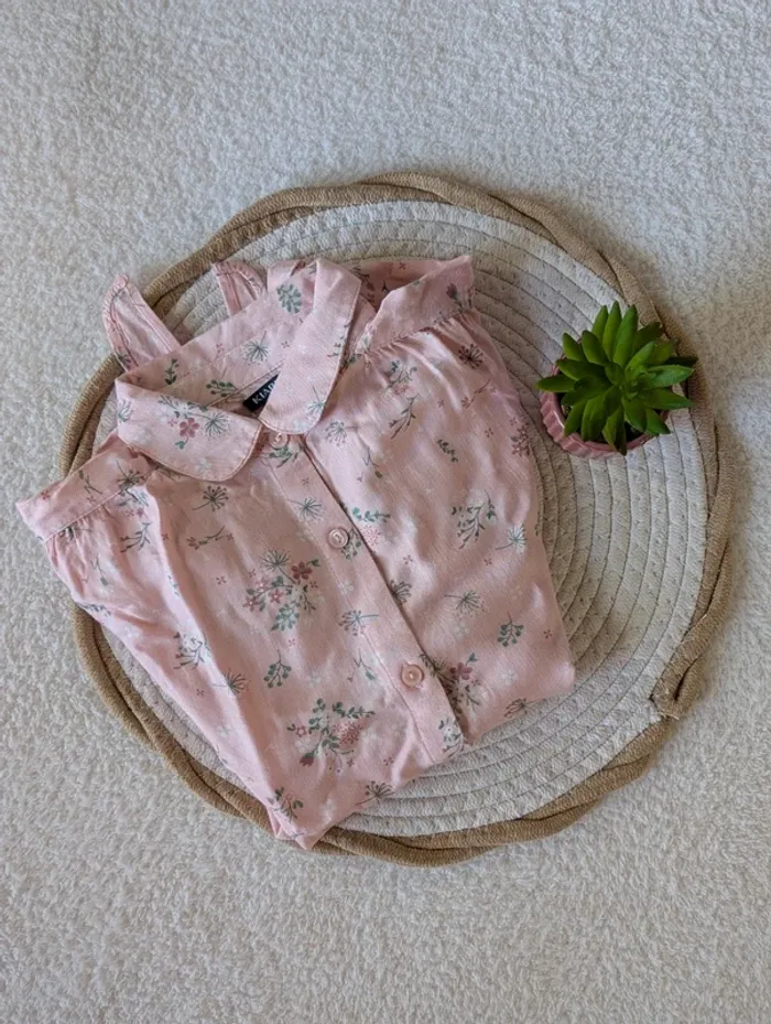 🌸 Chemise rose à fleurs - 8 ans