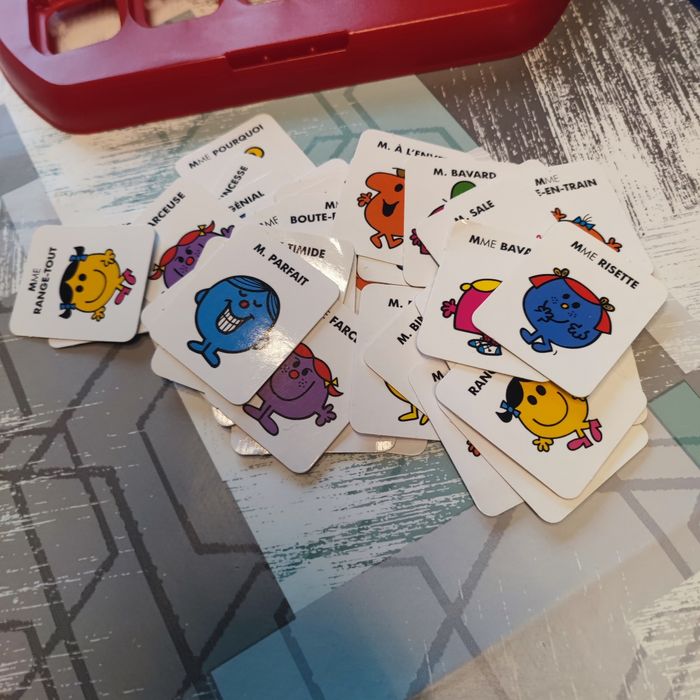 Devine qui je suis ! Monsieur Madame abysmile des 5 ans 2 joueurs quelques cartes un peu abîmé - photo numéro 4