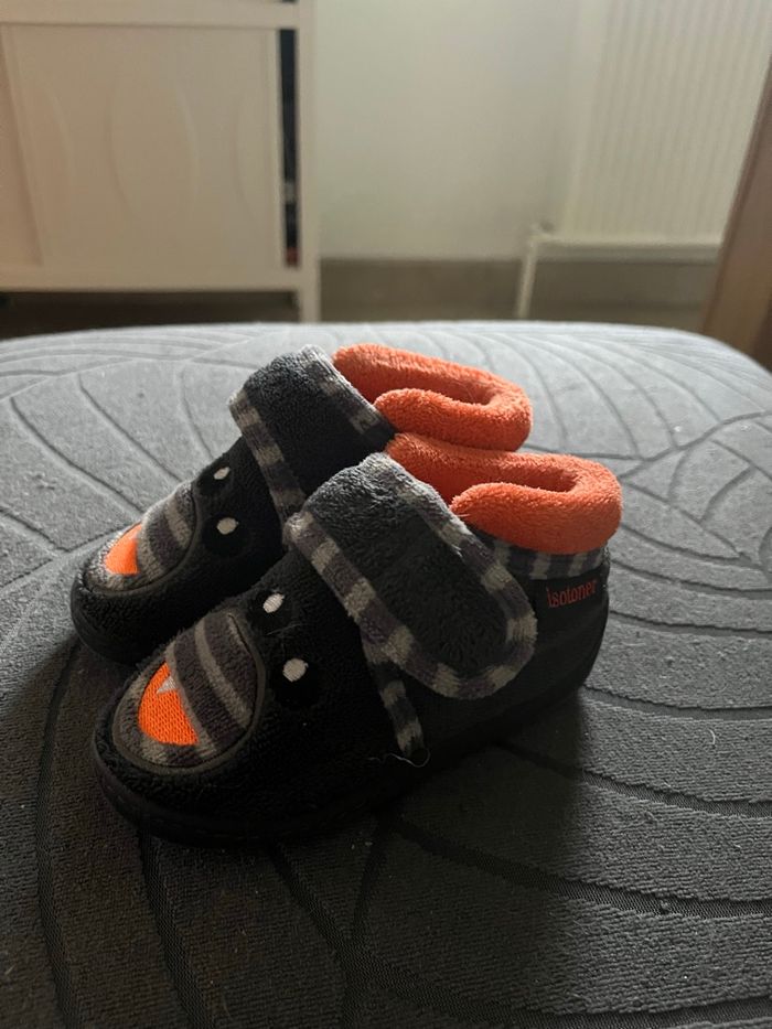 Chaussons taille 20 Isotoner