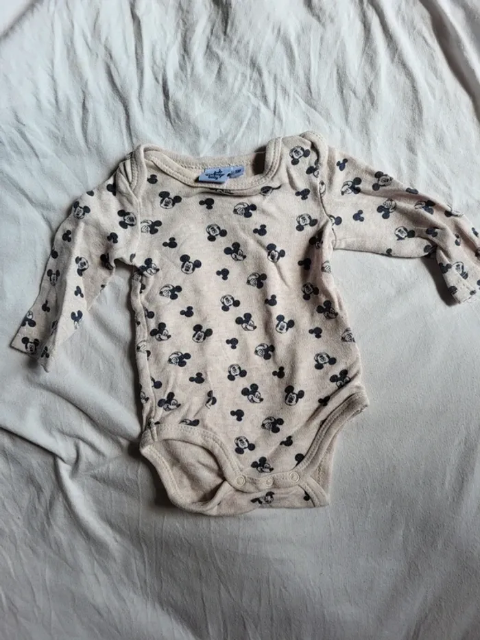 Lot Mickey bodies bavoirs - photo numéro 3