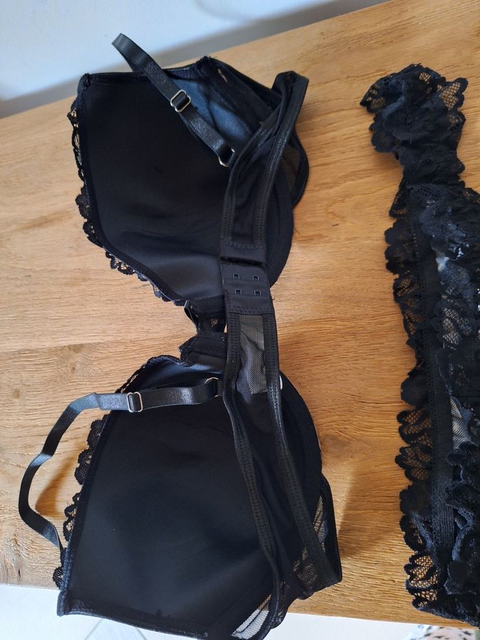 Lingerie neuve taille 40 - photo numéro 4