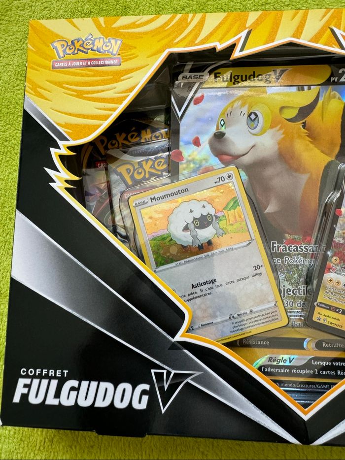Coffret Pokémon Fulgudog V 4 boosters Neuf et scellé - photo numéro 4