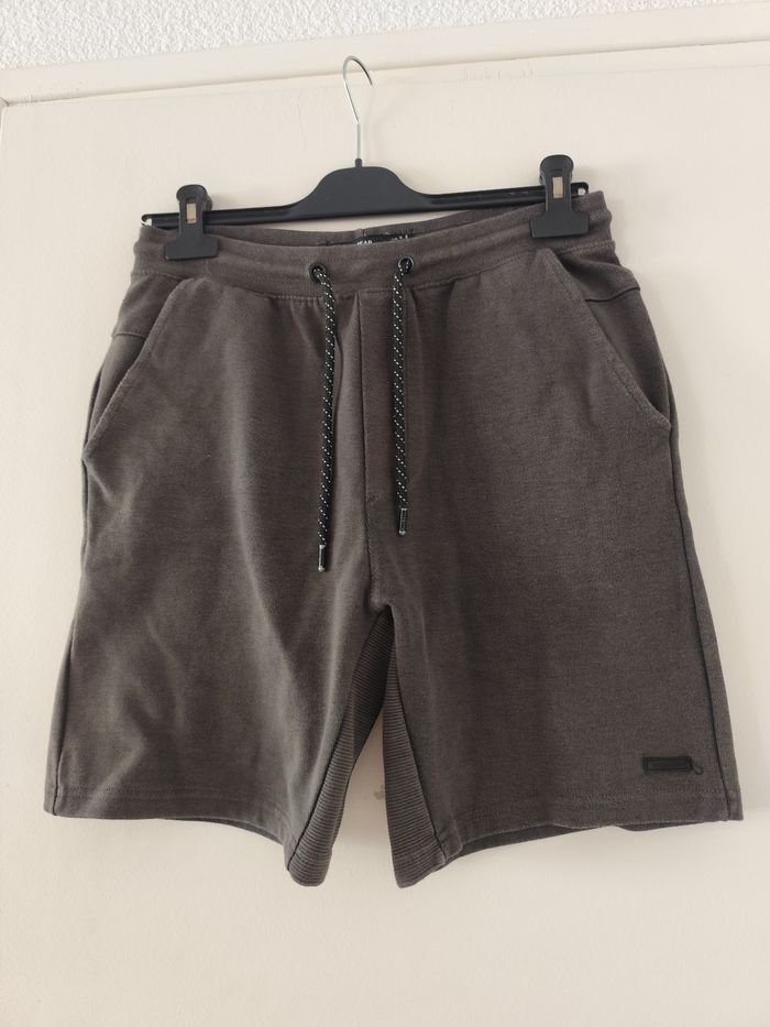Short pull & bear