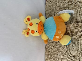 DOUDOU PELUCHE BABY SMILE GIRAFE ORANGE JAUNE BLEU GRELOT