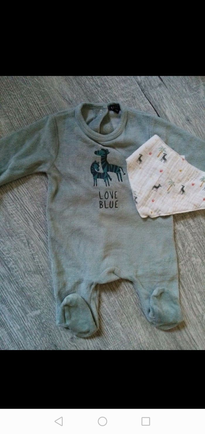 Lots de 5 pyjamas et bavoirs assortis - photo numéro 4