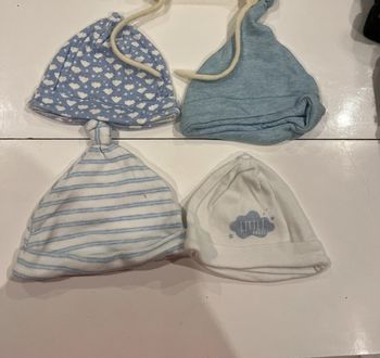 Lot bonnet naissance