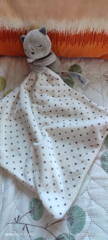 Doudou chat mouchoir obaibi 