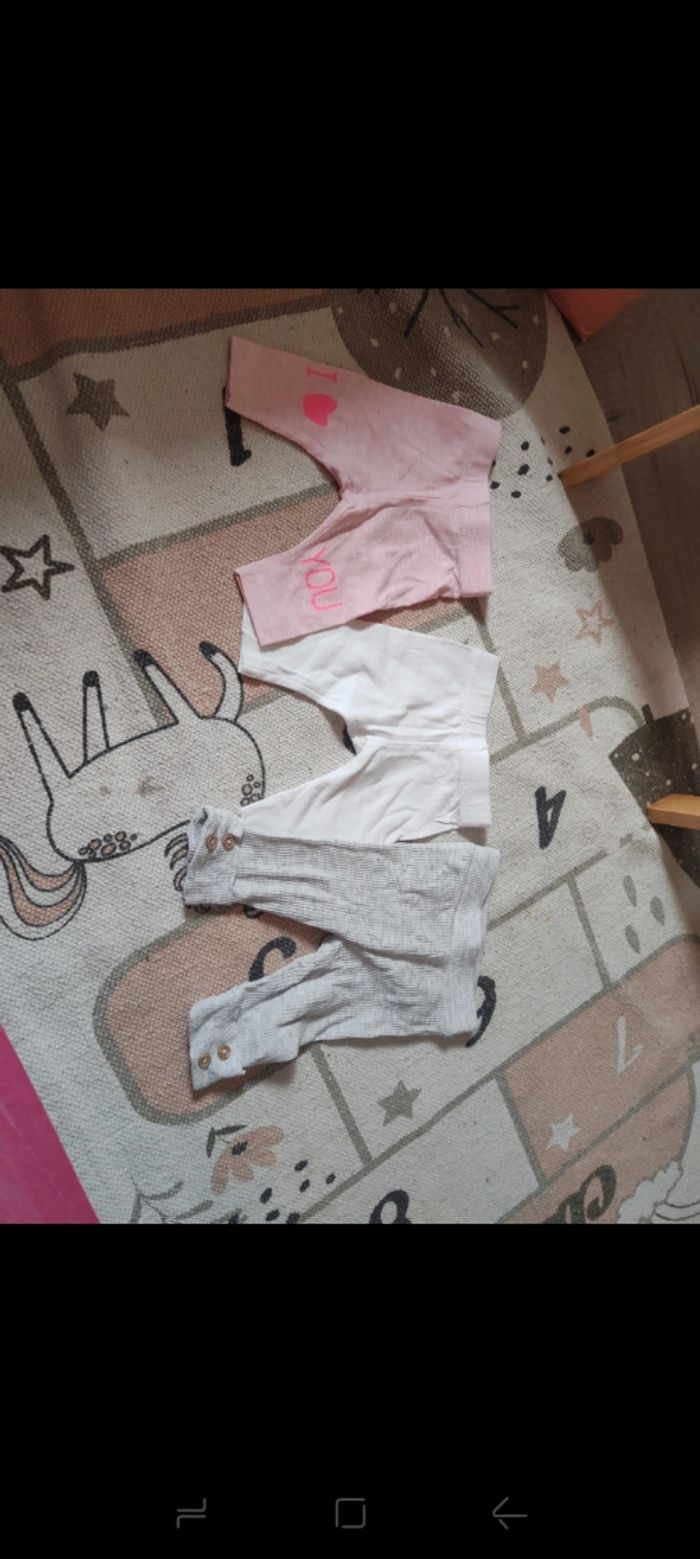 Lot 4 leggings 1 mois