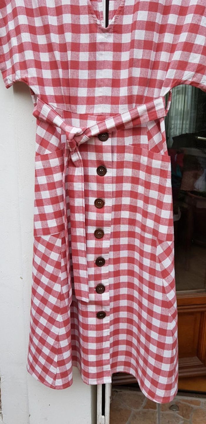 Très jolie robe femme - T. 36 - photo numéro 2