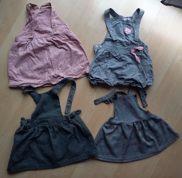 Lot de robes bébé fille taille 18mois
