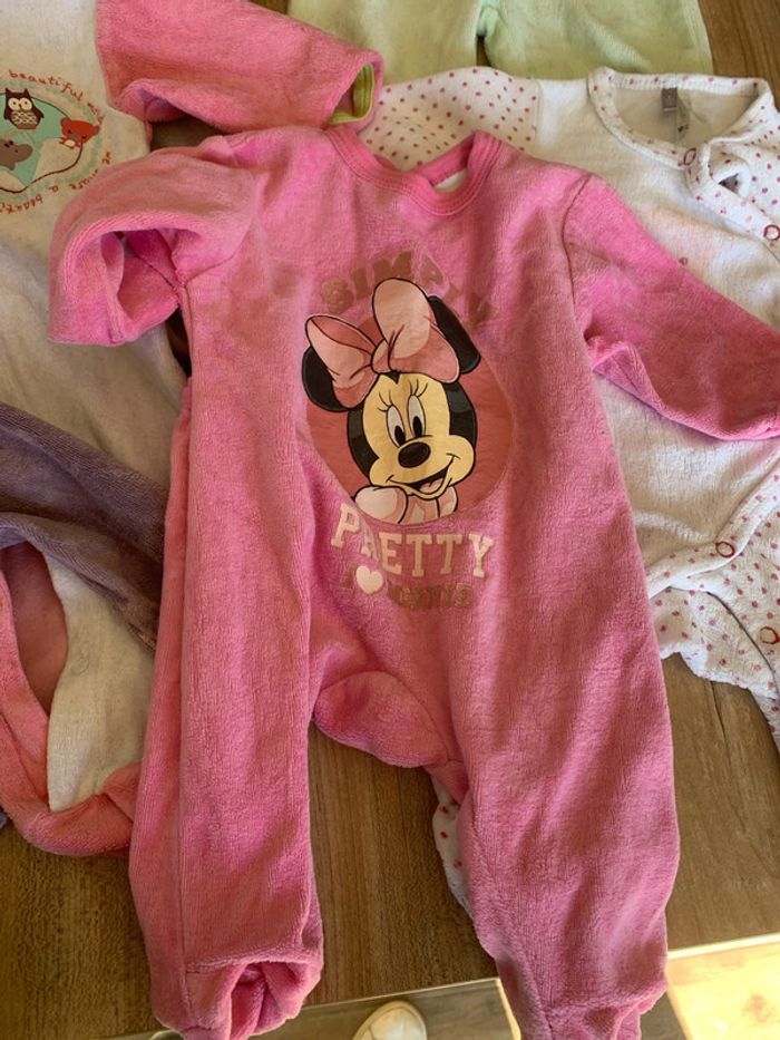 Lot 6 pyjamas velours fille 1 mois - photo numéro 3
