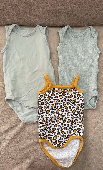 3 bodys & 2 short T 3M