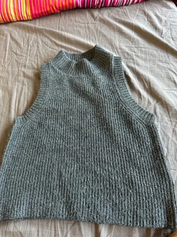 Zara pull sans manches argenté 130