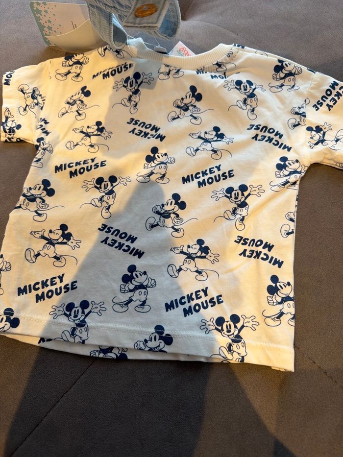 Ensemble Mickey, taille six mois de chez Kiabi - photo numéro 2