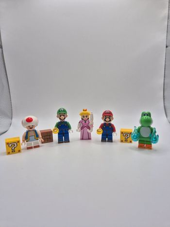 Figurines type lego Mario Princesse Peach Luigi Toad et Yoshi / Super Mario