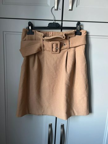 Jupe chic beige ceinture