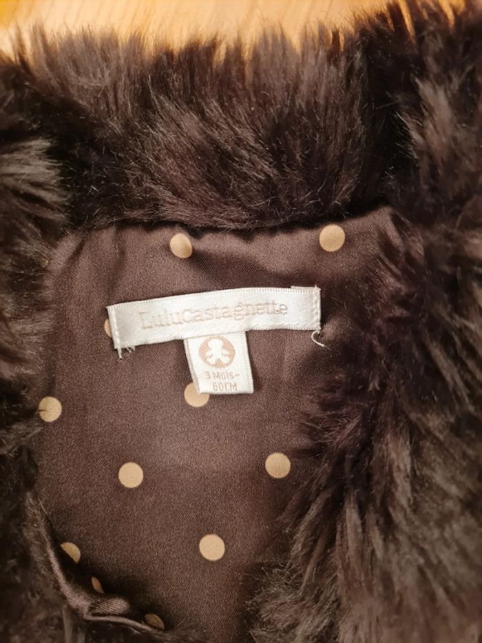 Gilet sans manche en fausse fourrure taille 3 mois - photo numéro 2