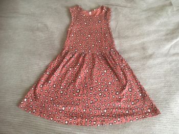 Robe  C&A taille 8 ans