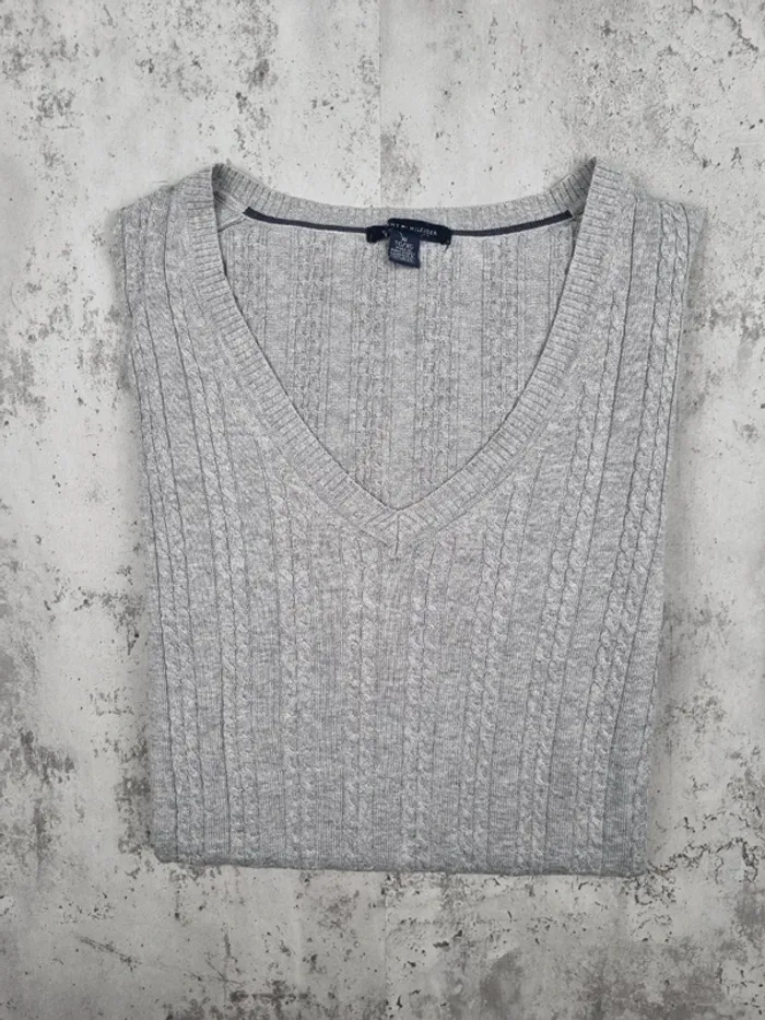 Pull col V torsadé gris Tommy Hilfiger – Taille XL Femme (mesures en photos) - photo numéro 2