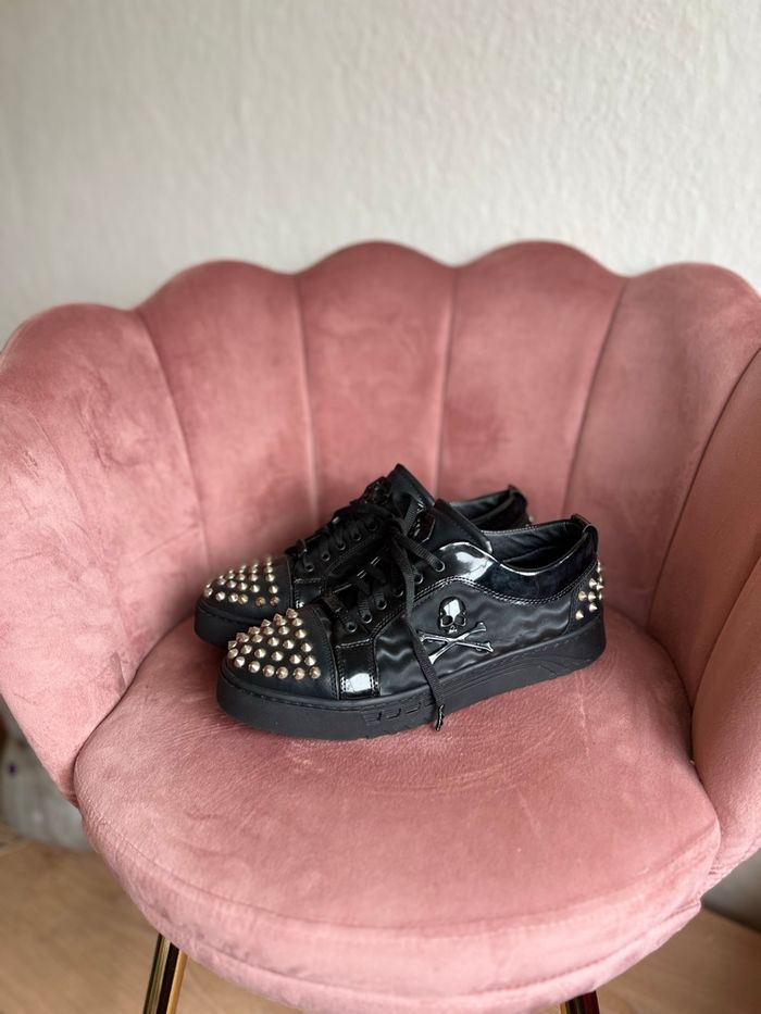 👉 Baskets noires à clous TMBG – Taille 42 – Style rock chic 🖤 - photo numéro 3