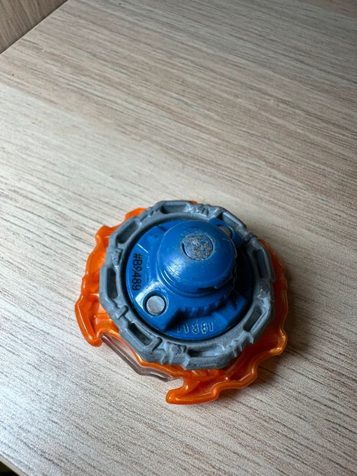 Toupie beyblade roktavor - photo numéro 3
