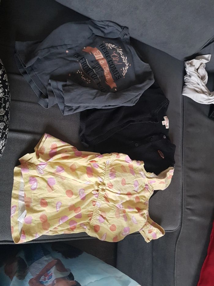 Lot robe te shirt manche longue et gilet fille 3 ans