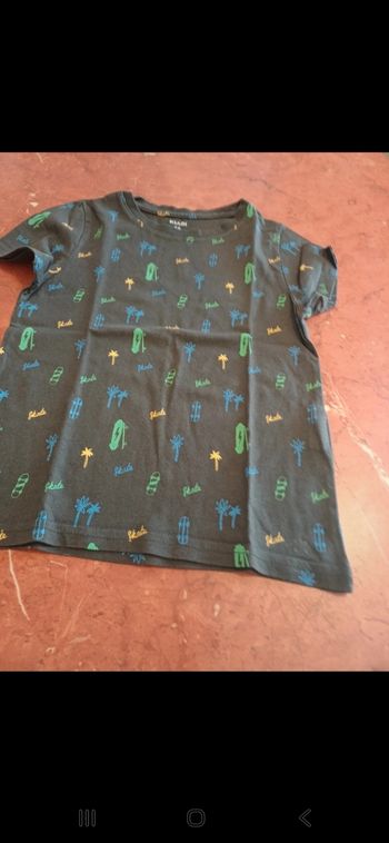 T.shirt garçon taille 4 ans
