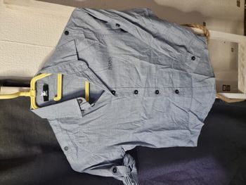 Chemise hugo boss 8 ans