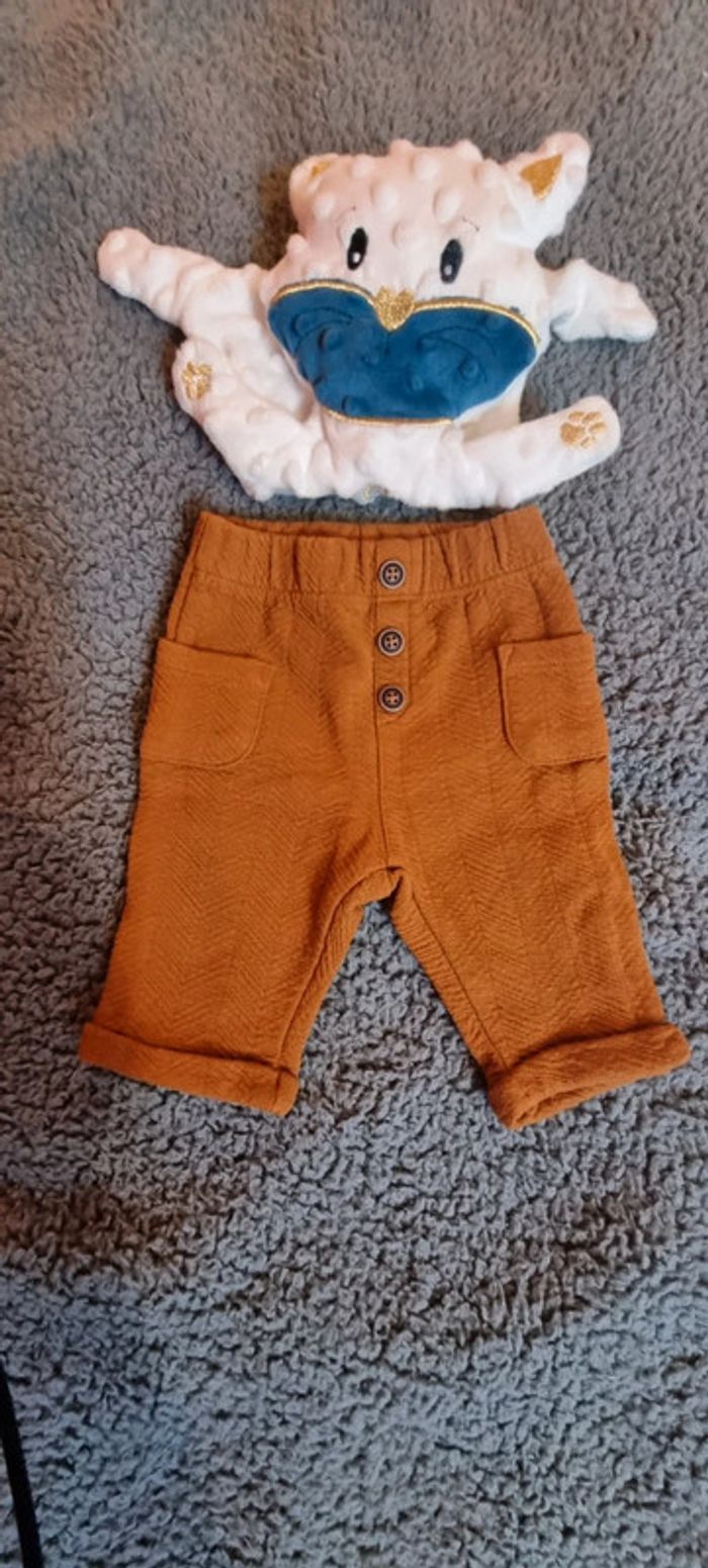 Pantalon 1 mois kiabi