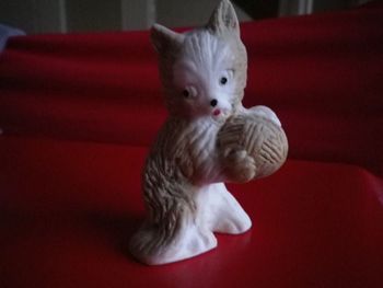 FIGURINE CHAT