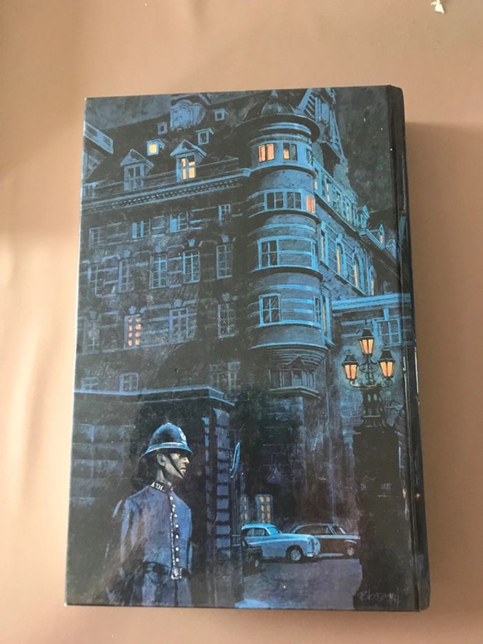 Livre Scotland Yard mène l’enquête 1 - photo numéro 2