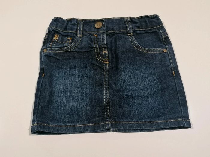 Jupe jeans T 4 ans 👧🏻