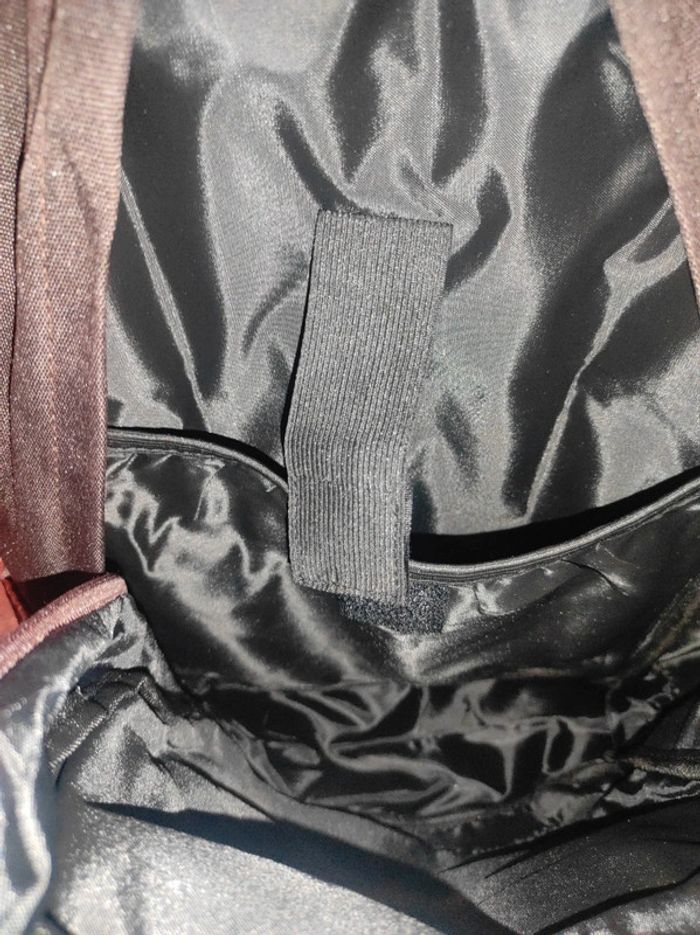 Sac à dos très pratique beaucoup de rangement - photo numéro 6