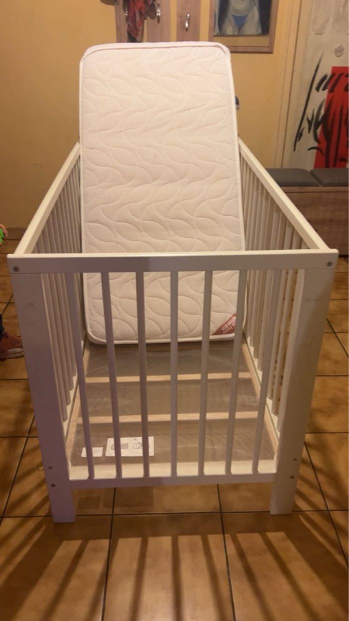 Lit bébé + matelas - photo numéro 3