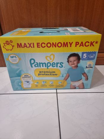 80 couches Pampers taille 5