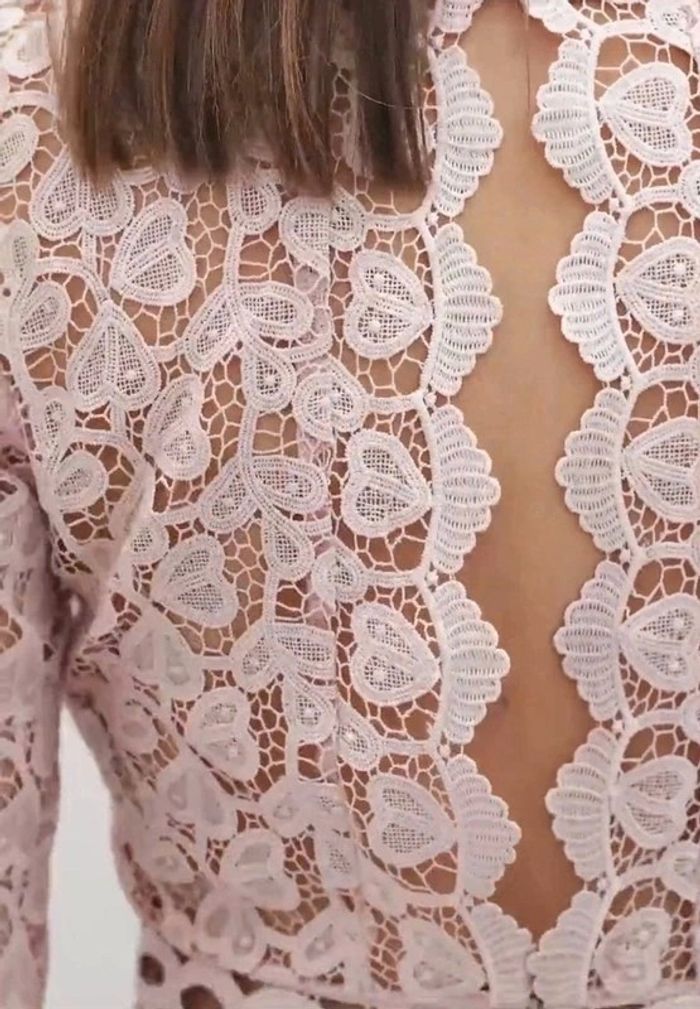 Magnifique robe en guipure bouton de Rose Cérémonie/ Mariage | Claudie Pierlot | prix boutique 265€ - photo numéro 8