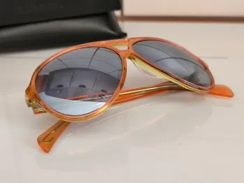 DIESEL lunettes de soleil UV3 - Monture orange & verres effet miroir