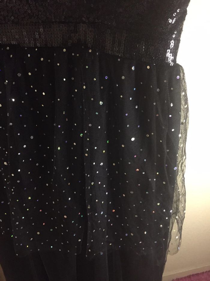 robe de soirée en tulle ornée de strass et sequins - photo numéro 2