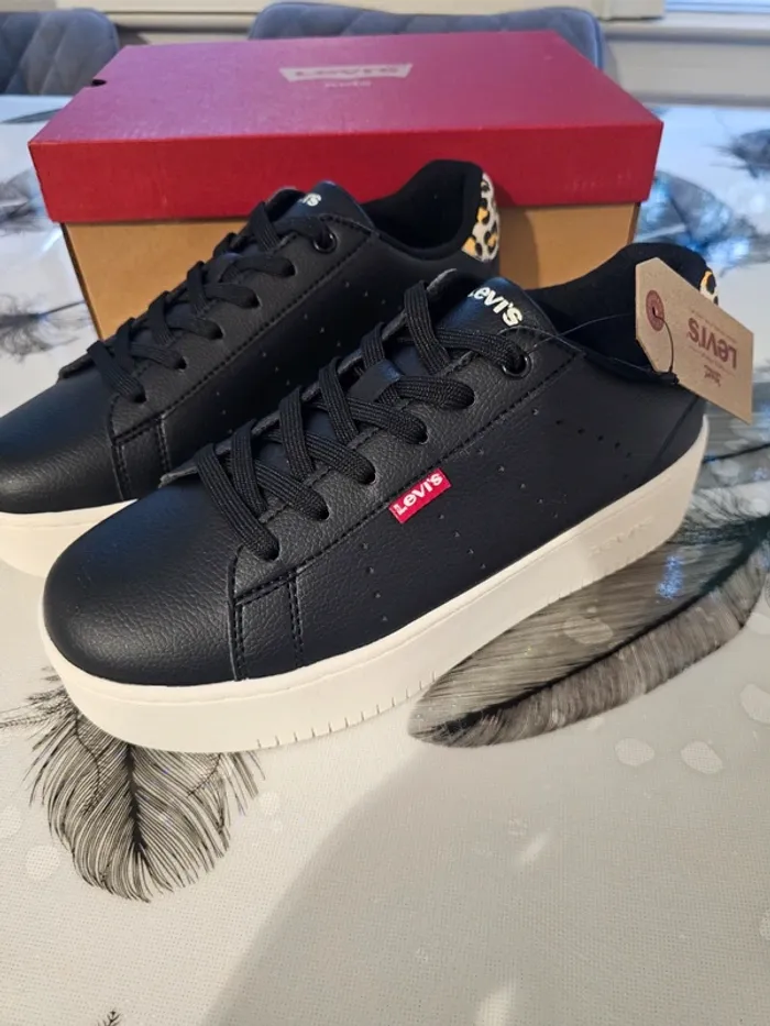 Magnifiques baskets fille, marque Levi's, noir léopard, pointure 37 - photo numéro 3