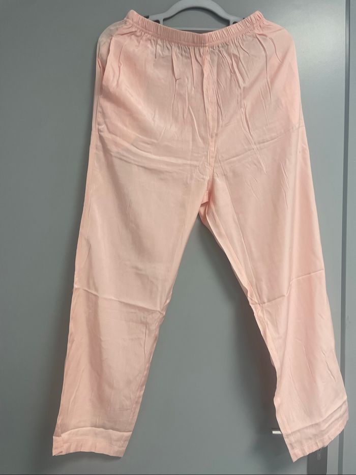 Pyjama neuf - photo numéro 4
