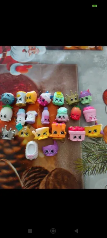 Lot de 22 personnages Shopkins