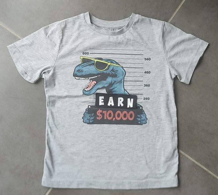Tshirt dinosaure 8 ans - photo numéro 2
