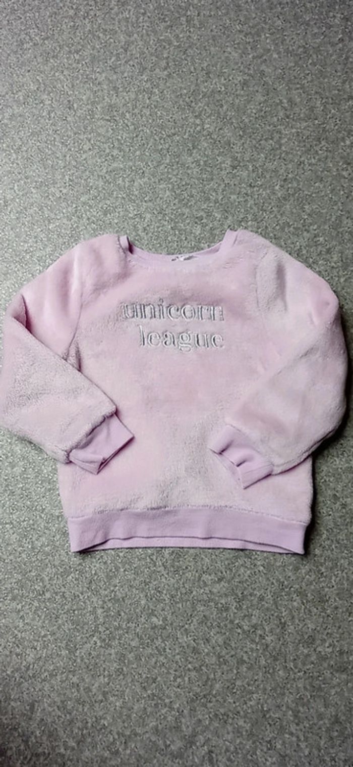 H&M pull doux taille 2/4 ans 
Très bon état