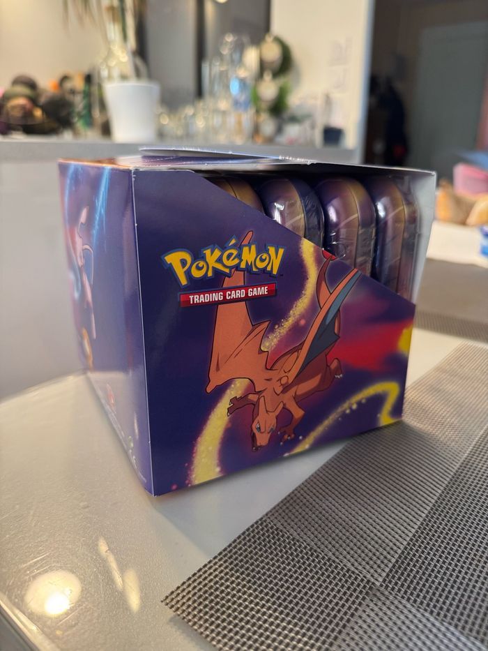 Display Pokémon mini tins pouvoirs de kanto juin 2025 - photo numéro 4