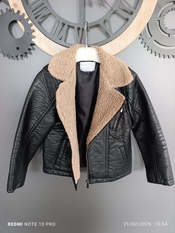 Veste en similicuir taille 6 ans