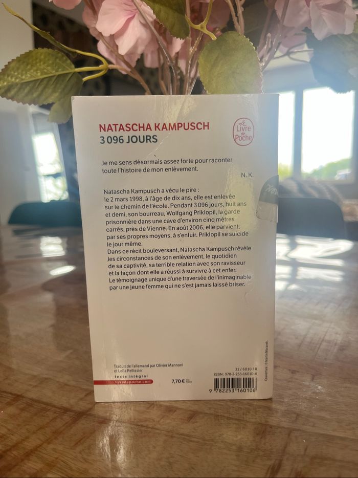 Livre Natascha Kampush 3 096 jours - photo numéro 2
